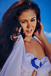 Bruentte Teen Macy B